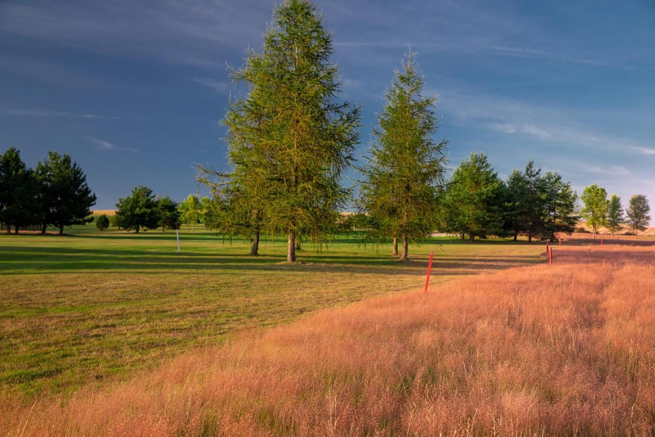 Darovansky Dvur - Wellness & Golf Hotel Břasy Esterno foto