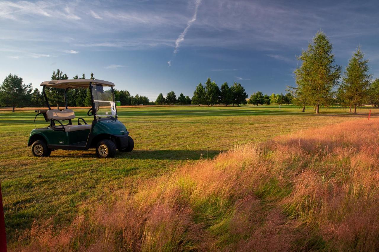 Darovansky Dvur - Wellness & Golf Hotel Břasy Esterno foto