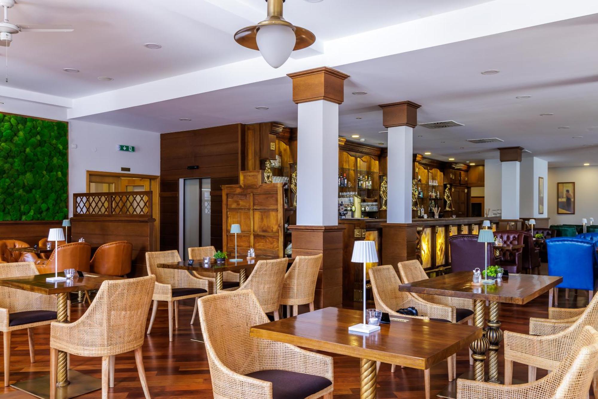 Darovansky Dvur - Wellness & Golf Hotel Břasy Esterno foto